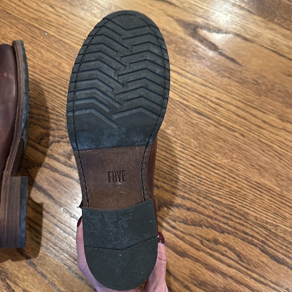 Frye Veronica Bootie in Redwood size 10 - Picture 5 of 7